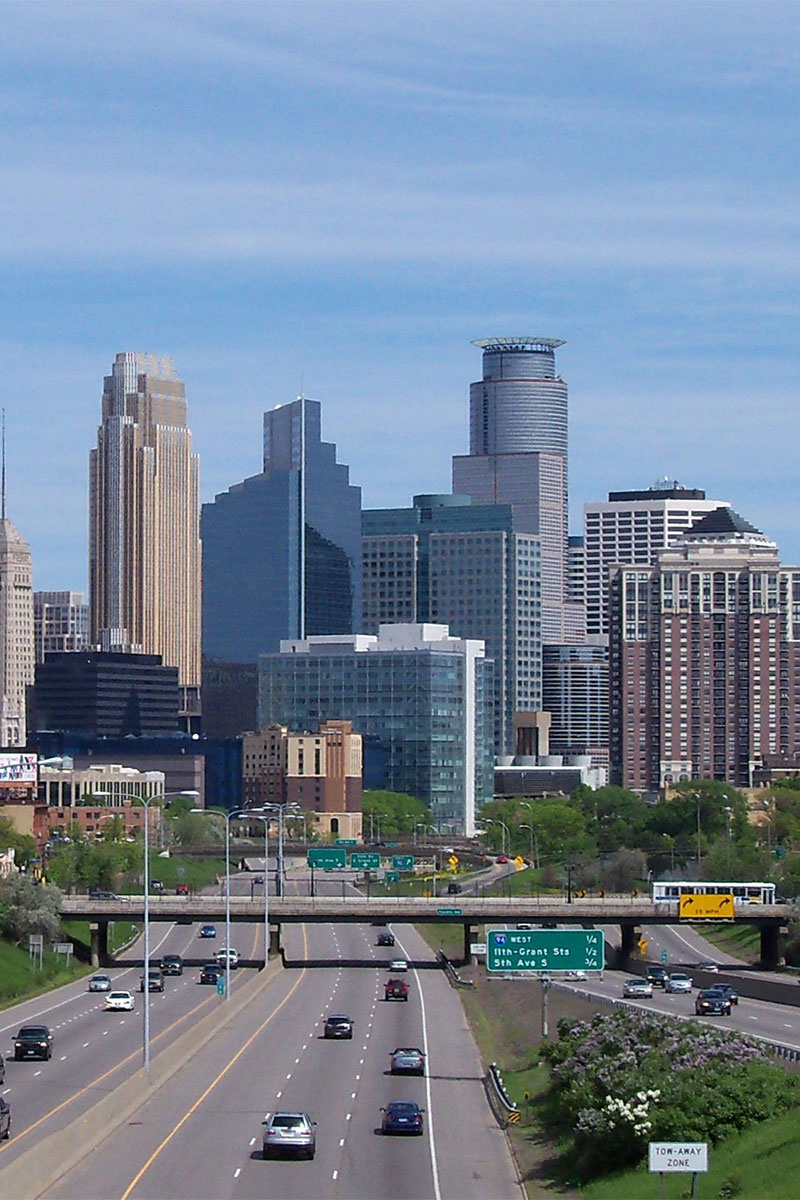 Minneapolis-Skyline-151-WikiMedia-Commons-AlexiusHoratius-Cropped
